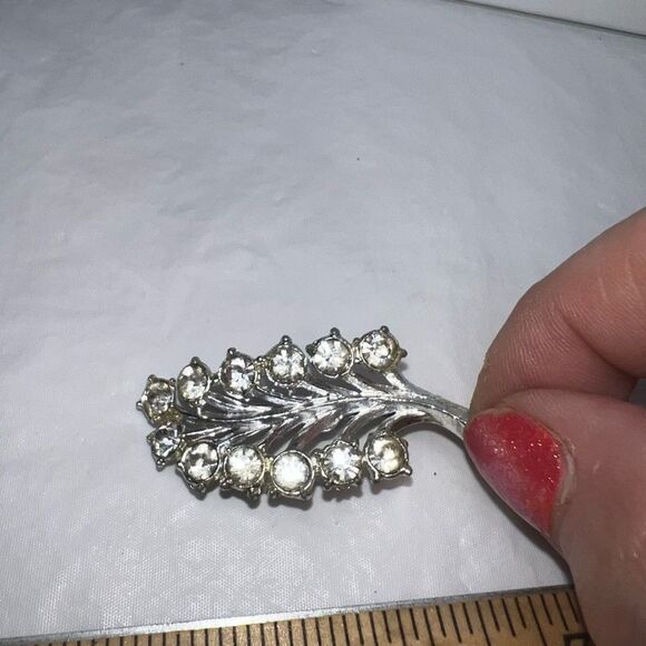 Vintage Solver Tone and‎ Rhinestone Feather Brooch - Picture 3 of 7
